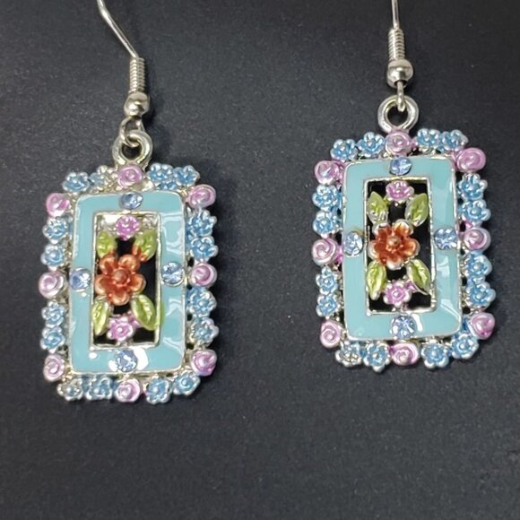 Multicolor Crystal Floral Drop Earrings – Silver-Tone Elegance Statement Jewelry - Picture 4 of 7